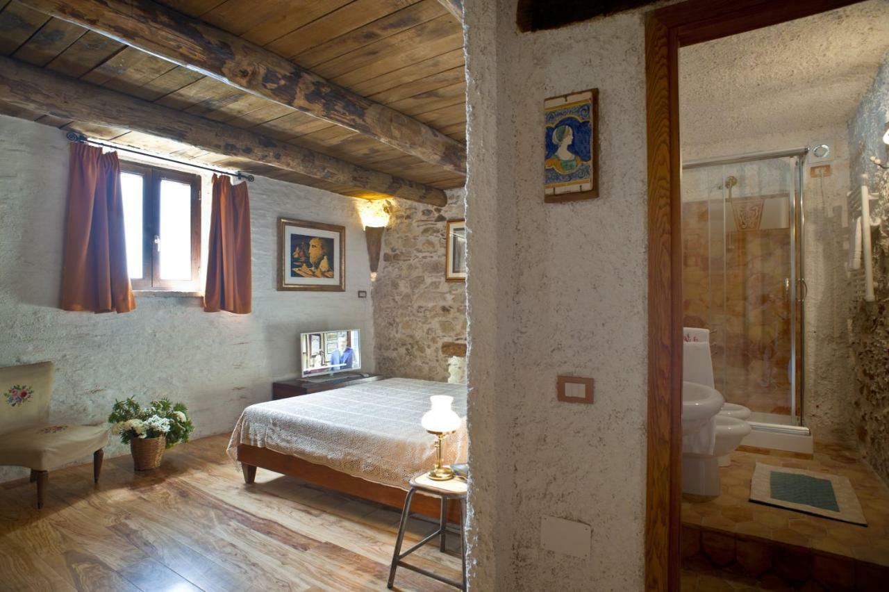 Residenza D'Epoca Borgodifiume Hotell Fiumefreddo Bruzio Eksteriør bilde